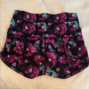lululemon athletica Size 6 Women's Floral Shorts- Black, Pink, Green